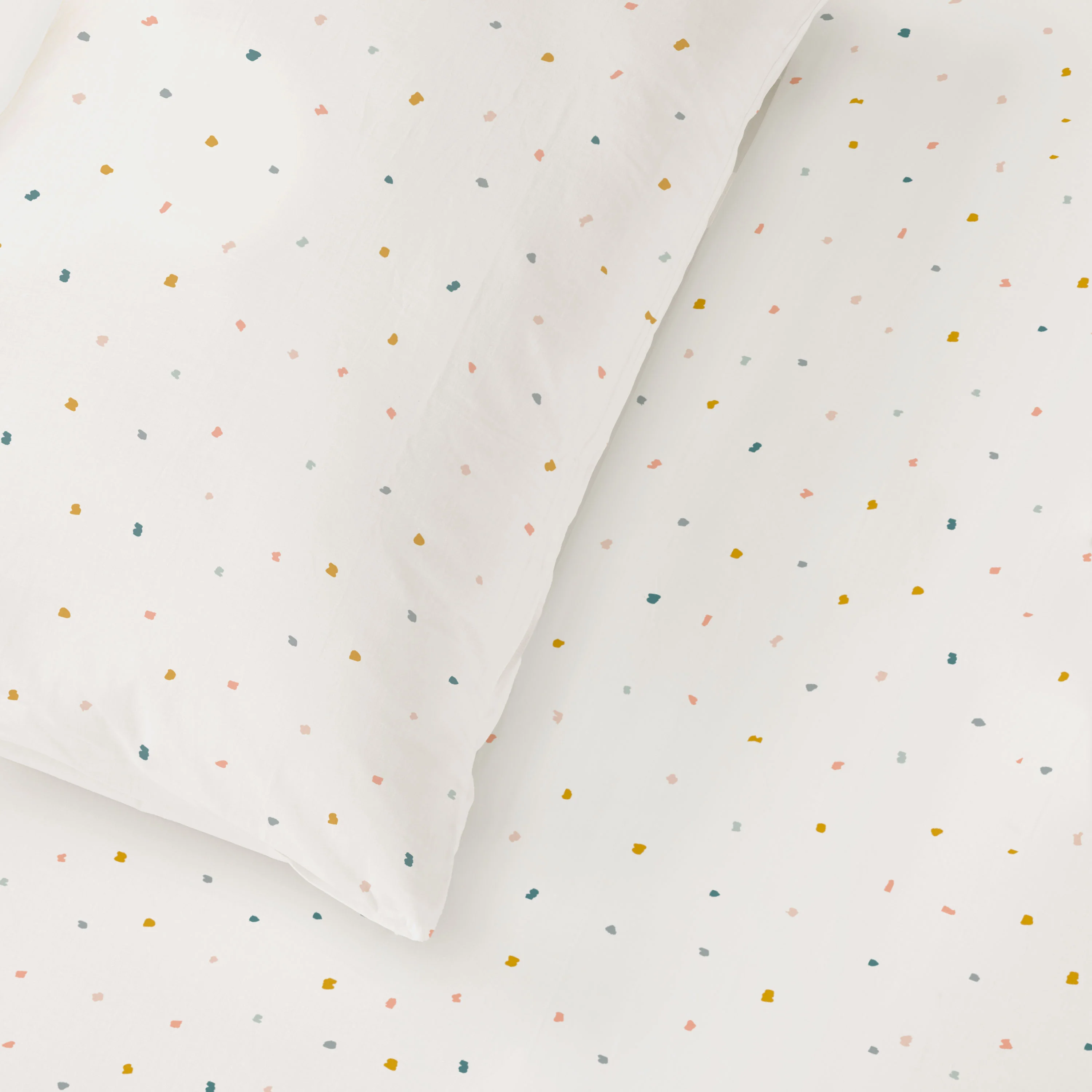 Organic Kids Fitted Sheet - Dotty - Image 5