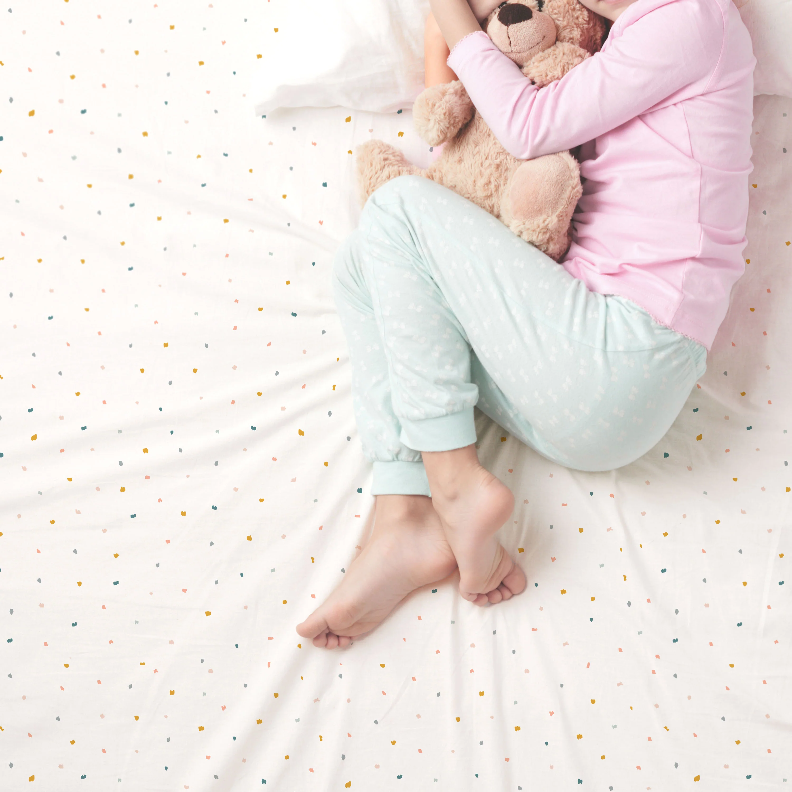 Organic Kids Fitted Sheet - Dotty - Image 6